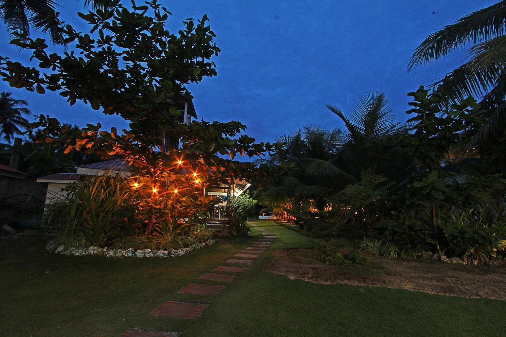 Villa Consolacion Resort General Luna  Exteriör bild